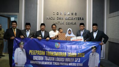 Satu Keluarga dari Jombang Diberangkatkan Ikuti Program Transmigrasi ke Halmahera
