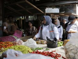 Plt Bupati Ponorogo Tinjau Pasar Pulung Pantau Kenaikan Harga Sembako