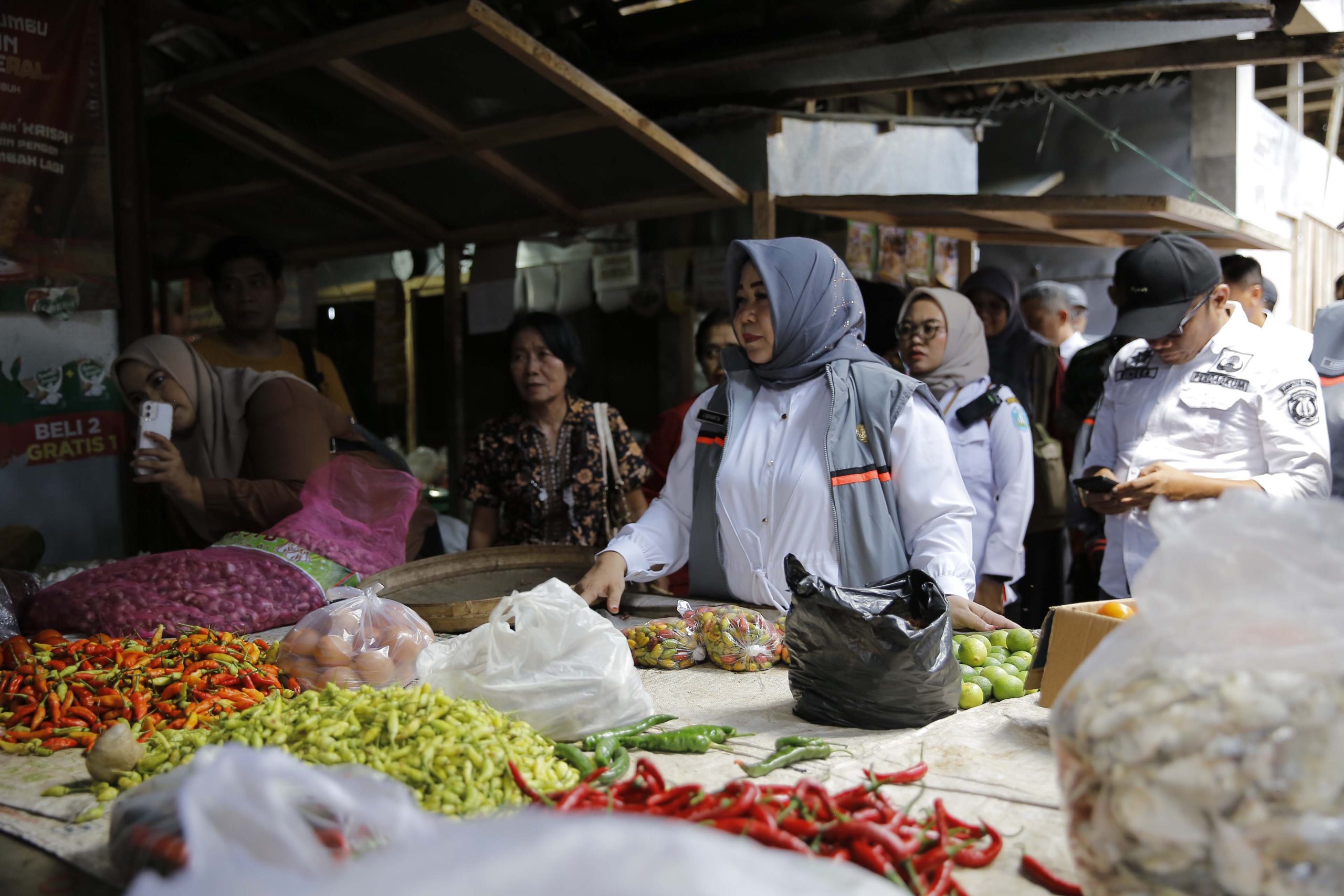 Plt Bupati Ponorogo Tinjau Pasar Pulung Pantau Kenaikan Harga Sembako