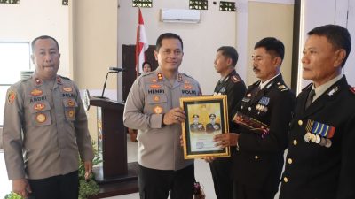 Sebanyak 23 Anggota Polres Nganjuk Memasuki Masa Purna Tugas, Kapolres Beri Penghargaan Atas Pengabdian