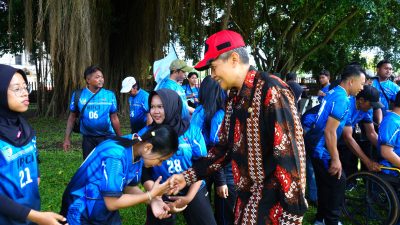 Sekda Kabupaten Kediri Berangkatkan Kontingen NPCI ke Paralimpiade Jawa Timur 2025