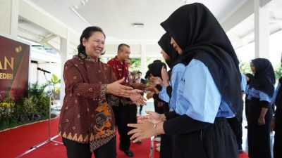 Sebanyak 32 Pelajar SMP dan SMA di Kabupaten Kediri Resmi Dilantik sebagai Pengurus Forum Anak