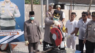 Polres Blitar Musnahkan 3.141 Botol Miras dan 52 Knalpot Brong, Tren Kejahatan 2025 Meningkat