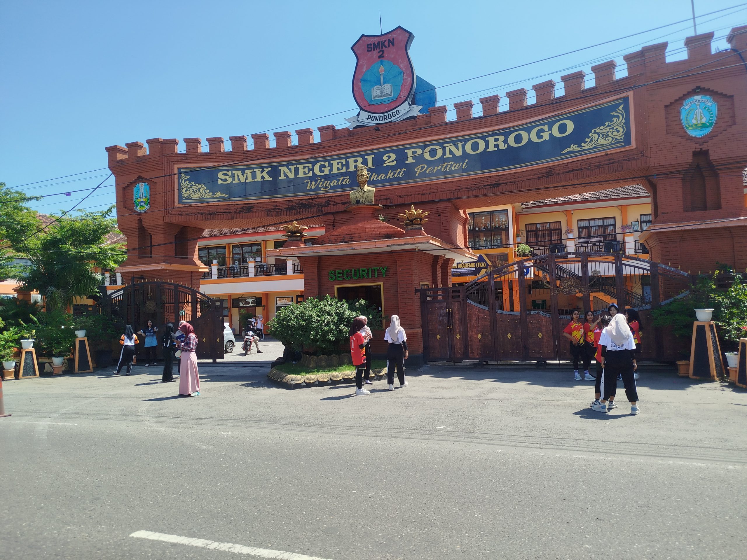 Viral Dugaan Pungli, SMK N 2 Ponorogo Bantah Tuduhan di Media Sosial: Tegaskan Sumbangan Bersifat Sukarela