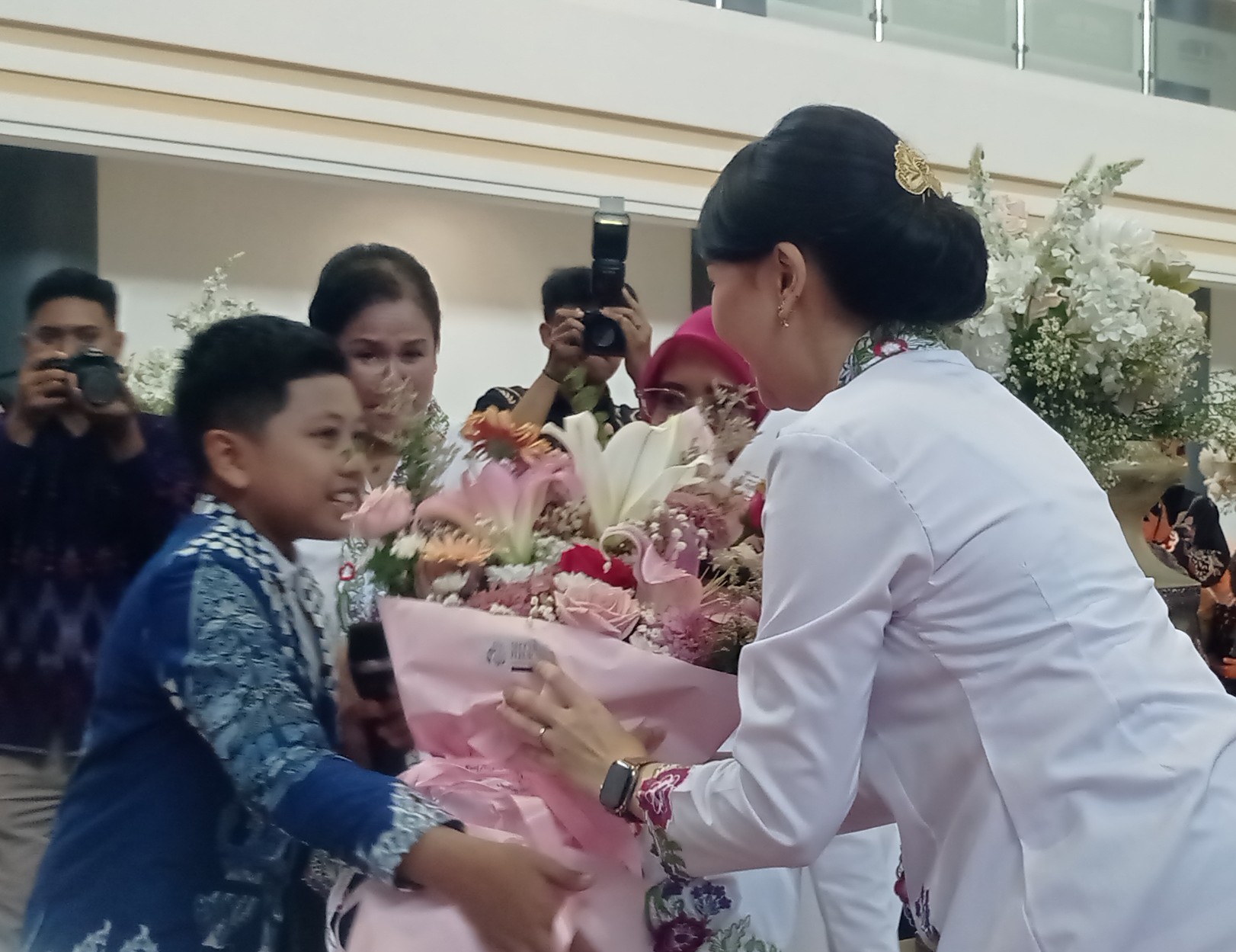 Siswa SD Asal Pare Tampil Memukau dan Borong Prestasi Lomba Nyanyi