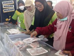Sidak Makanan-Minuman, Petugas Temukan Daging Kemasan Tanpa Label dan Merek
