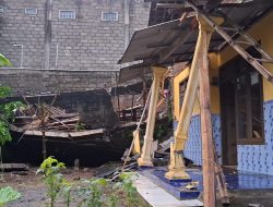 BPBD Tulungagung dan Warga Punjul Gotong Royong Bersihkan Longsor, Satu Rumah Rusak Diusulkan Terima Bantuan