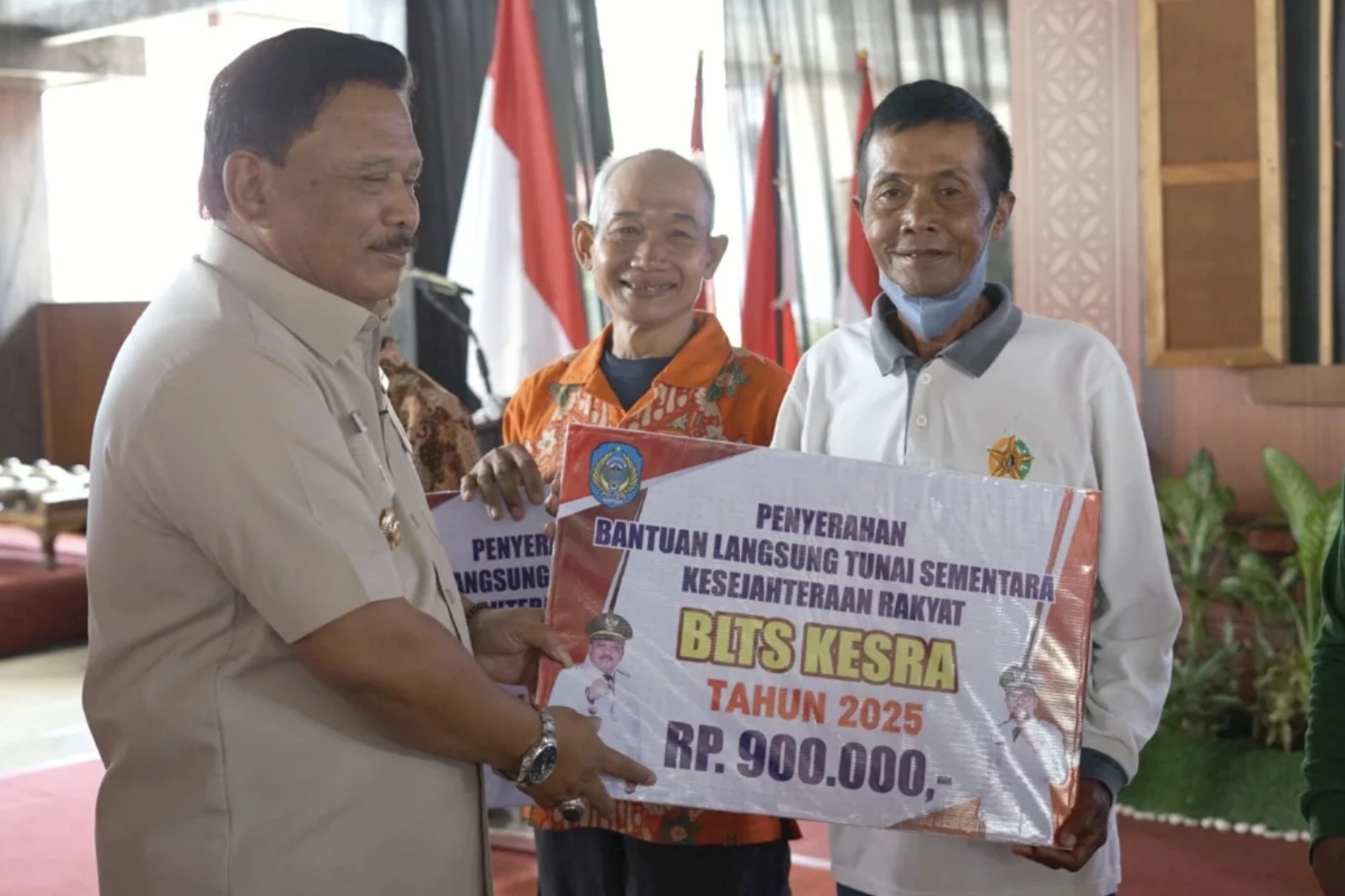 1.248 Warga Nganjuk Terima BLTS Rp900 Ribu, Bupati Marhaen: Pemerintah Hadir untuk Rakyat Kecil