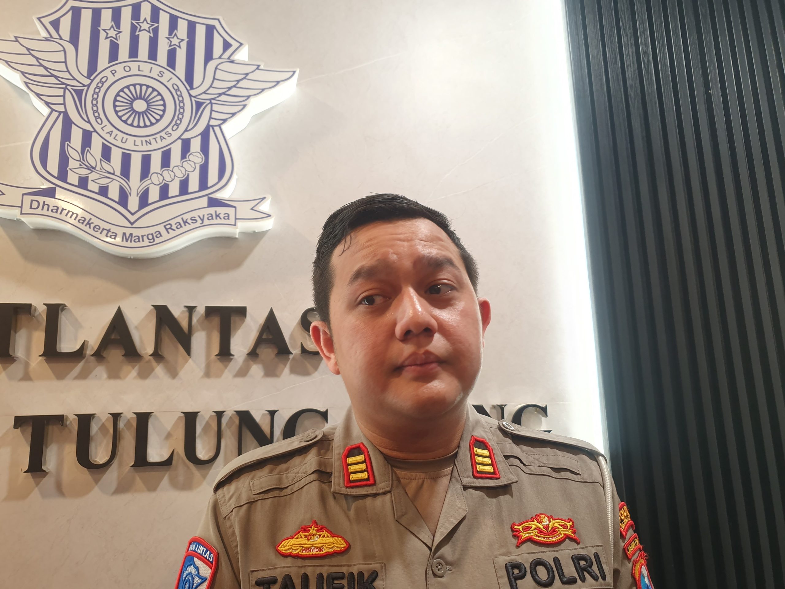 Gunakan Pelat Nomor Palsu, Pemilik Truk Terguling di JLS Tulungagung Hanya Dijatuhi Sanksi Tilang