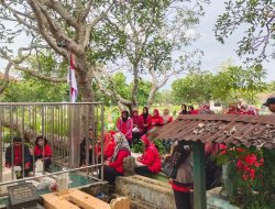 Peringatan Hari Ibu, DPC PDI Perjuangan Tulungagung Ziarahi Makam Mbok Sarinah