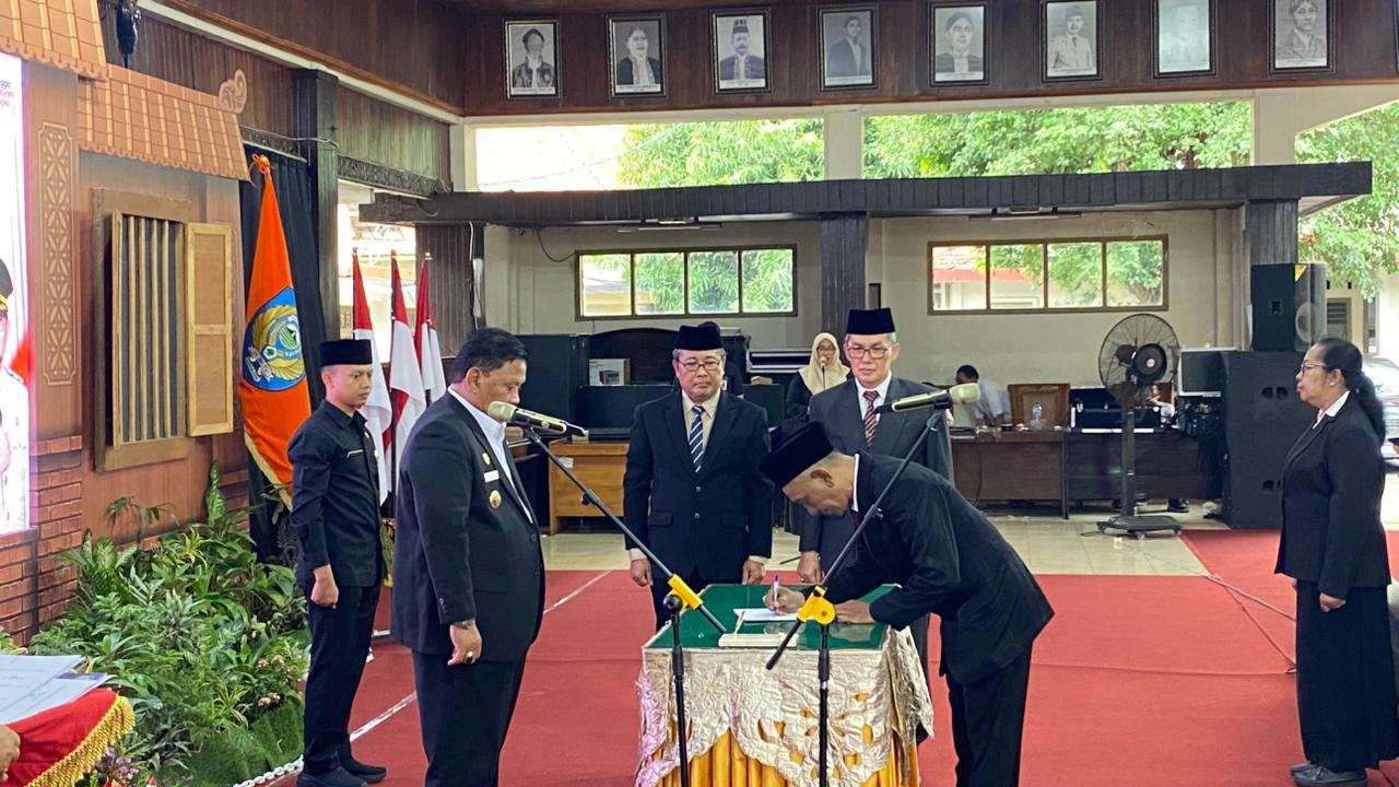 Lantik 53 Pejabat Baru, Bupati Marhaen Tegaskan Komitmen Integritas dan Pelayanan Publik