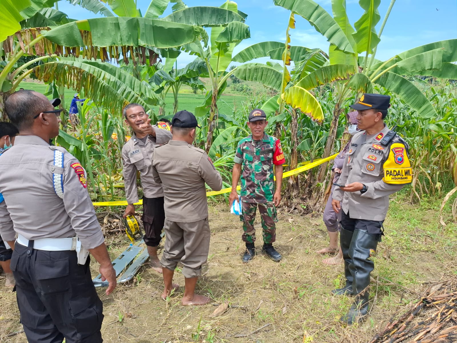 Warga Ngimbang Lamongan Dikejutkan Penemuan Pria Tak Berbusana Meninggal di Parit Hutan