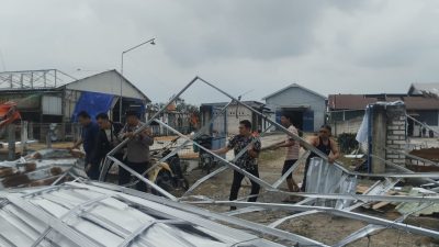 Puting Beliung Terjang Sukodadi Lamongan, Rumah Warga hingga Tempat Usaha Alami Kerusakan