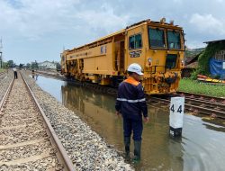 Lintas Utara Kembali Dibuka Terbatas Pascabanjir Pekalongan, Operasional KA Daop 8 Surabaya Mulai Pulih