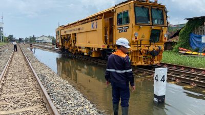 Lintas Utara Kembali Dibuka Terbatas Pascabanjir Pekalongan, Operasional KA Daop 8 Surabaya Mulai Pulih
