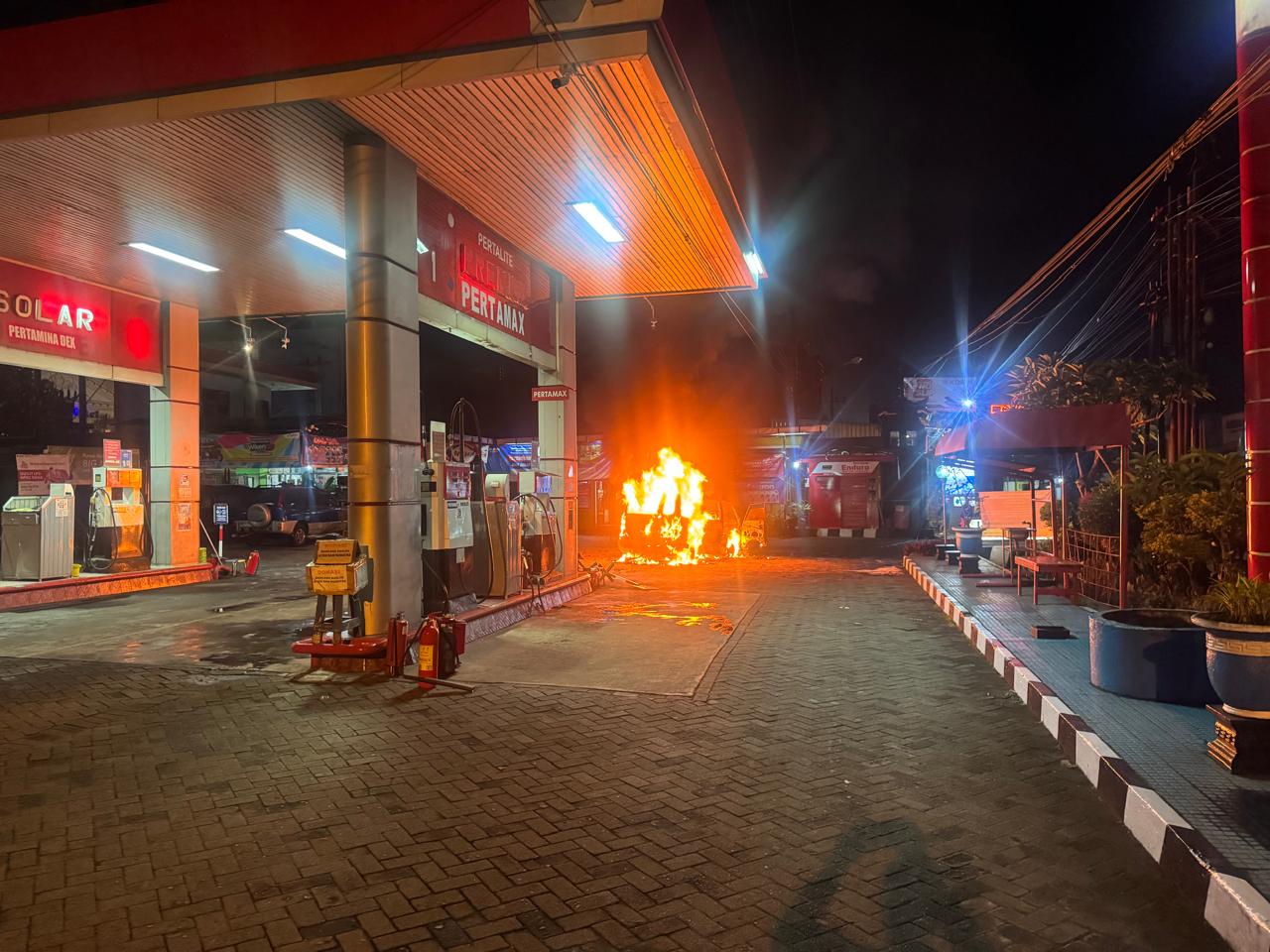 Mobil Terbakar Saat Mengisi BBM di SPBU Kepanjen, Seorang Pengemudi Alami Luka Bakar