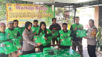 Humanis dan Menginspirasi, “Bhabinkamtibmas Sobat Ojol” Rangkul Driver Lewat Jaket hingga Budidaya Lele