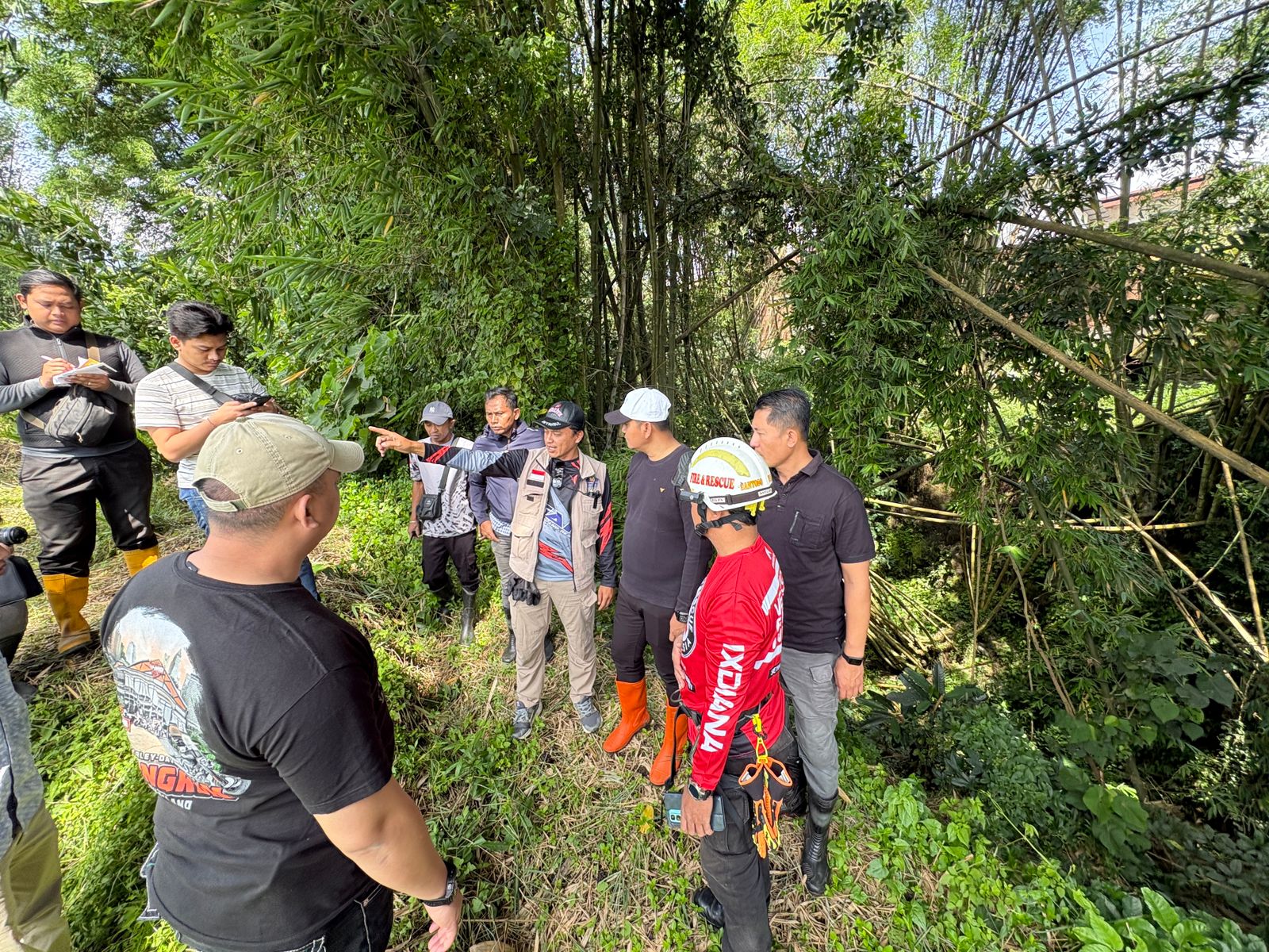 Satreskrim Polres Batu Lakukan Olah TKP Ulang Kasus Penemuan Mayat di Sungai Clumprit