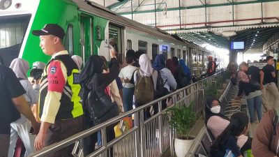 Okupansi KA Lokal Bias Tembus 148 Persen Selama Nataru, Layanan Kereta–Bandara Madiun Kian Diminati