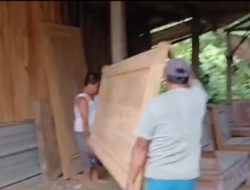 Penjualan Lesu Dua Bulan Terakhir, Perajin Mebel Puhrubuh Tetap Bertahan di Tengah Tekanan Pasar