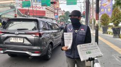 Bertahan di Tengah Gempuran Digital, Ayik Loper Koran dari Pojok Kota Kedir Bertekat Tak Menyerah