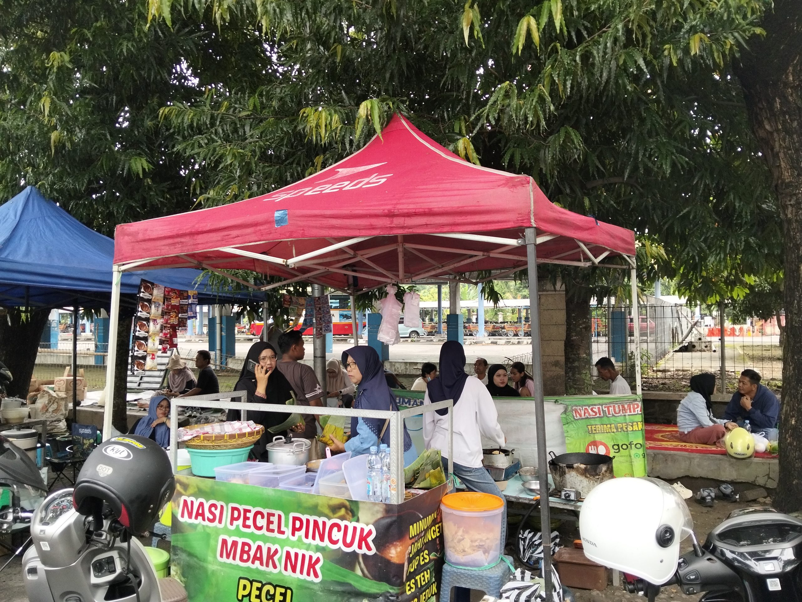 Awal Tahun Disambut Antusias, CFD Simpang Lima Gumul Dipadati Warga, UMKM hingga Kuliner Tradisional Jadi Daya Tarik