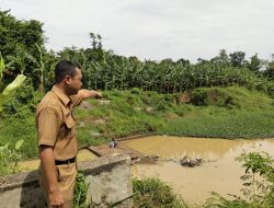 Abrasi Sungai Kedak Kian Parah, Lurah Ngampel dan Trantib Mojoroto Dorong Pemprov Bangun Plengsengan Permanen