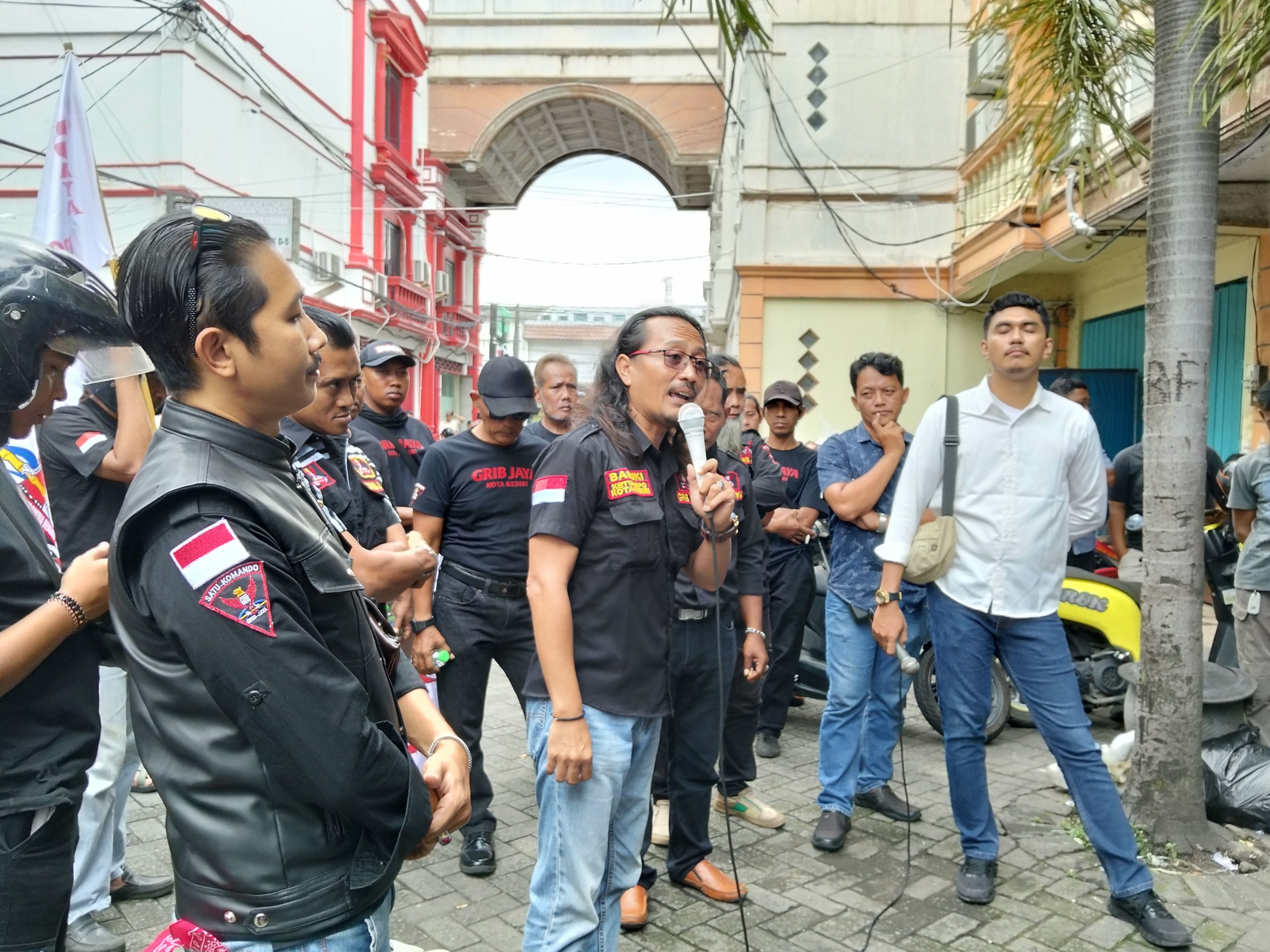 GRIB Jaya Kota Kediri Gelar Aksi Berantai, Soroti Dugaan Penarikan Kendaraan Bermasalah