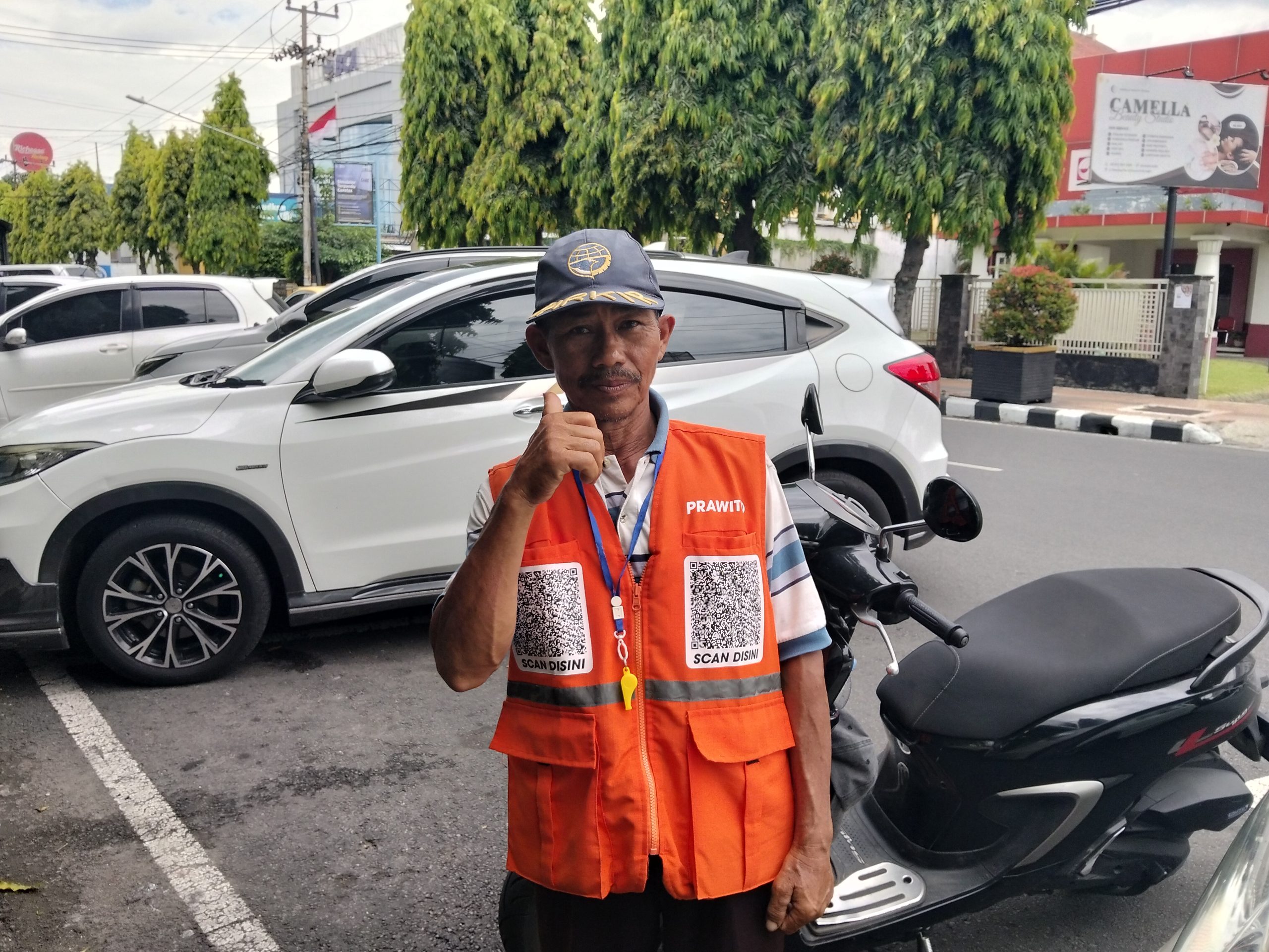 Dedikasi Juru Parkir Menjaga Denyut Kota Kediri