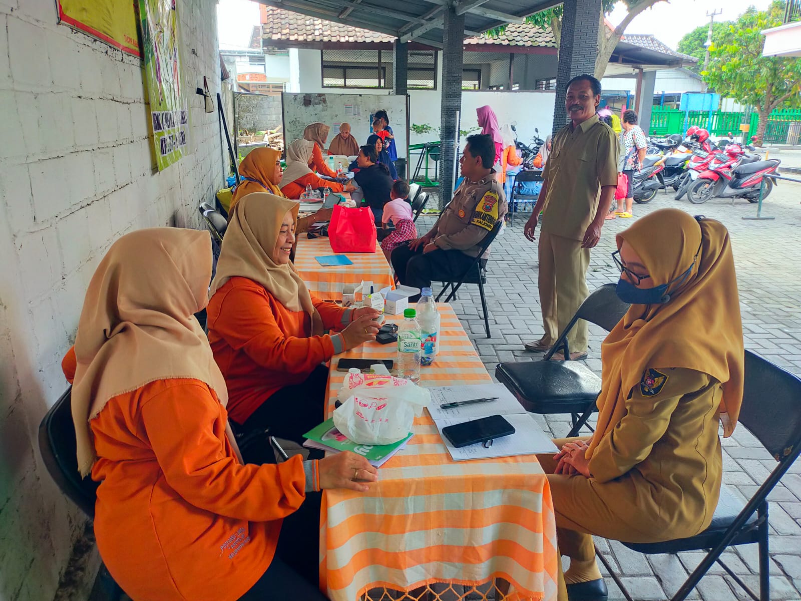 kegiatan ini sangat penting untuk menjaga kualitas kesehatan warga, terutama kelompok rentan.