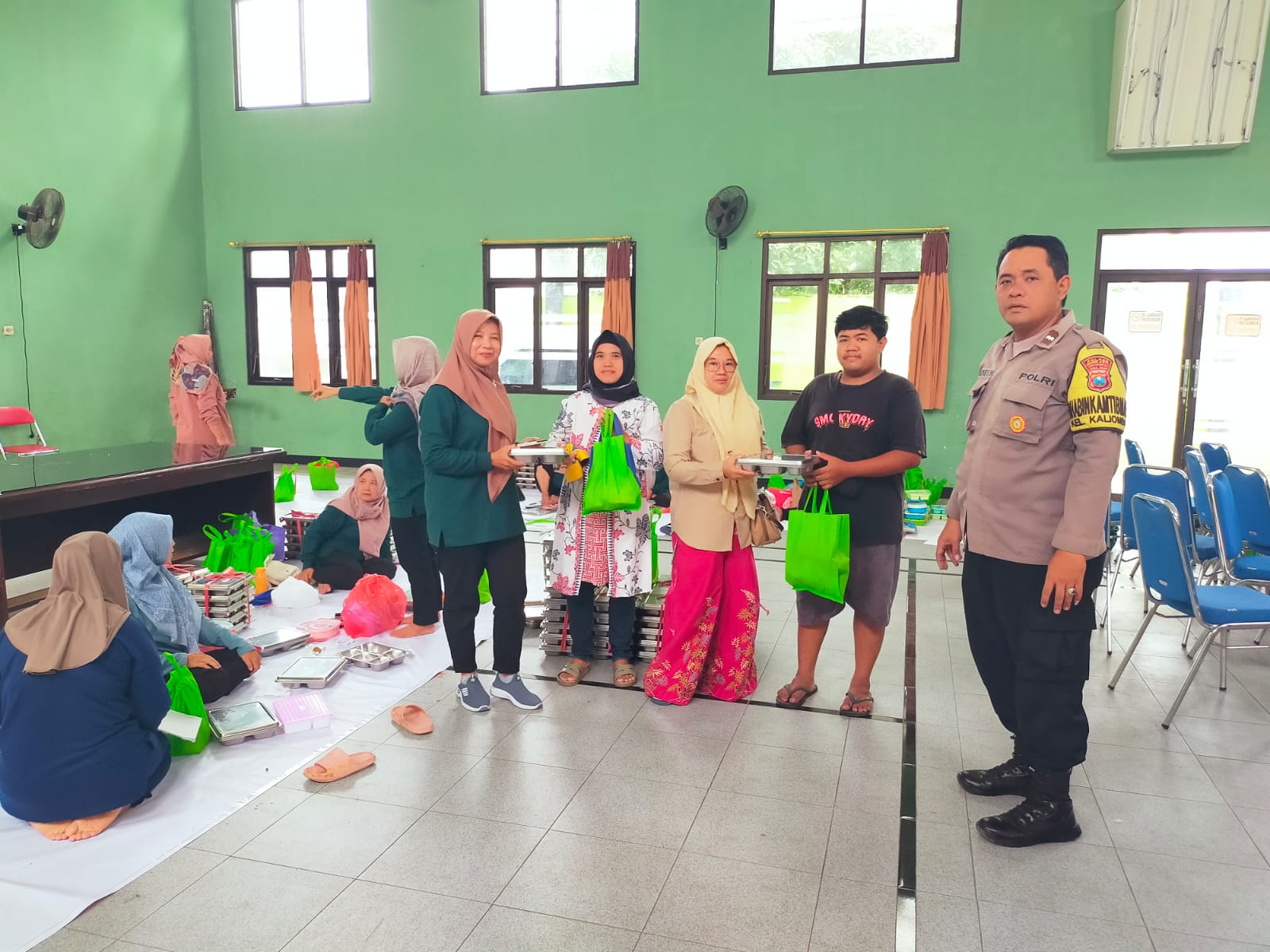 pendistribusian dapat berjalan tertib dan tepat sasaran.