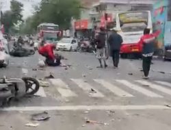 Kecelakaan Beruntun di Perempatan Muning Mojoroto, Saksi Mata Sebut Bus Harapan Jaya Malaju Tak Terkendali Manabrak Sejumlah Kendaraan 