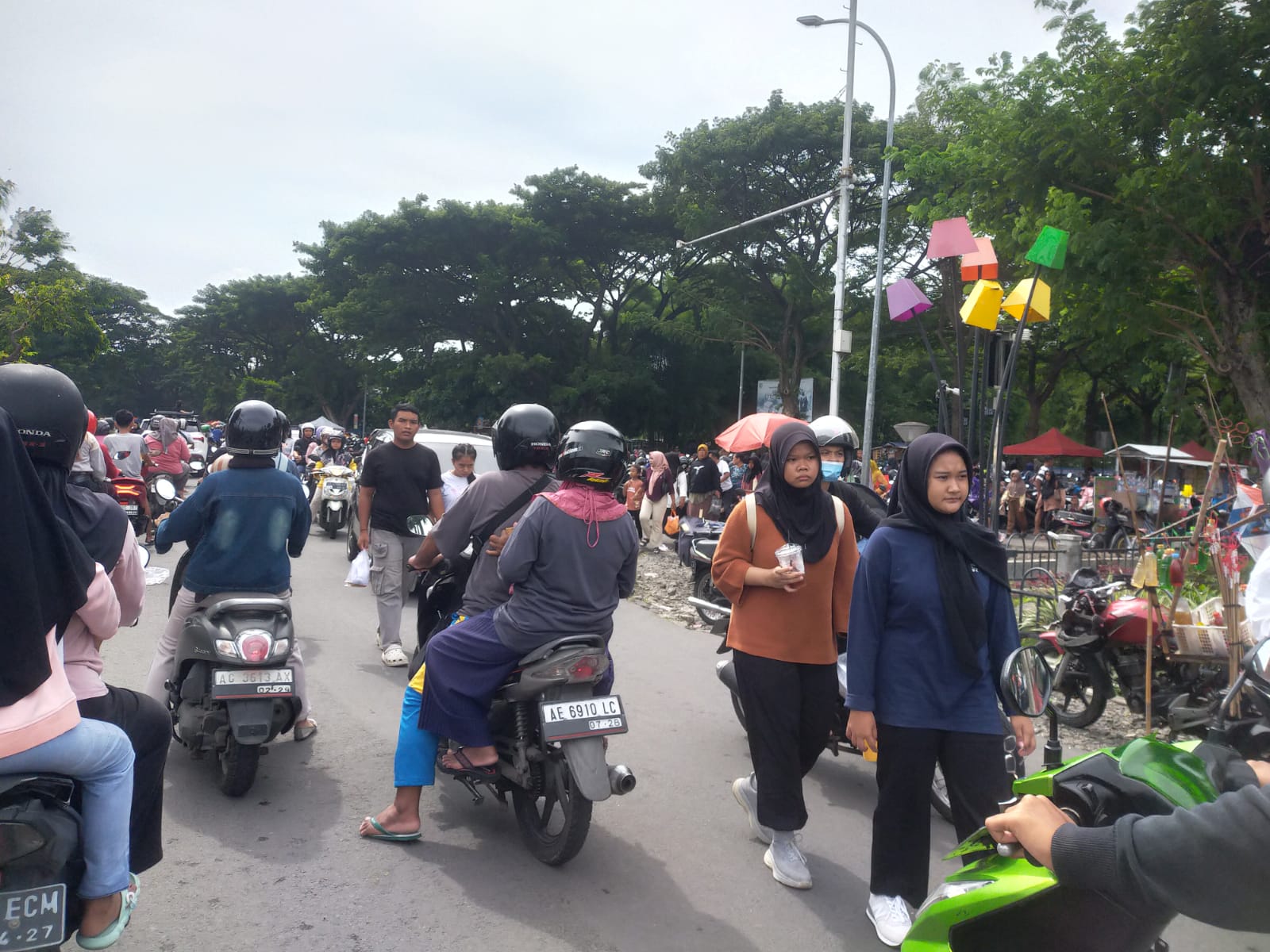 CFD SLG Jadi Sumber Rezeki Mingguan, Imam Juru Parkir Asal Joho Tetap Sederhana di Lahan Terbatas