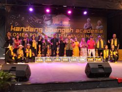 Lansia 60+ Unjuk Kualitas Vokal dengan Menyanyikan Tembang Kenangan di Grand Final Pop Singer Kediri