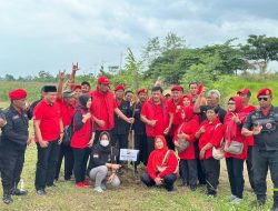 Peringati HUT ke-79 Megawati, Kader PDIP Nganjuk Lakukan Aksi Lingkungan di Waduk Semantok
