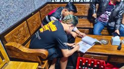Sat Samapta Polres Lamongan Sita Puluhan Botol Miras dari Kafe dan Warung