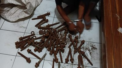 Identitas Pencuri Baut Rel Kereta Terungkap, Pendatang Asal Kalimantan Ditangkap, Satu Pelaku Masih Buron