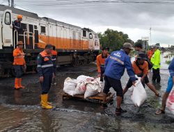 Imbas Banjir Pekalongan, Sejumlah Perjalanan Kereta Api di Stasiun Blitar Dibatalkan