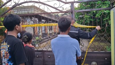 Dilatarbelakangi Cemburu, Pria di Tulungagung Bakar Rumah Kekasih lalu Menyerahkan Diri