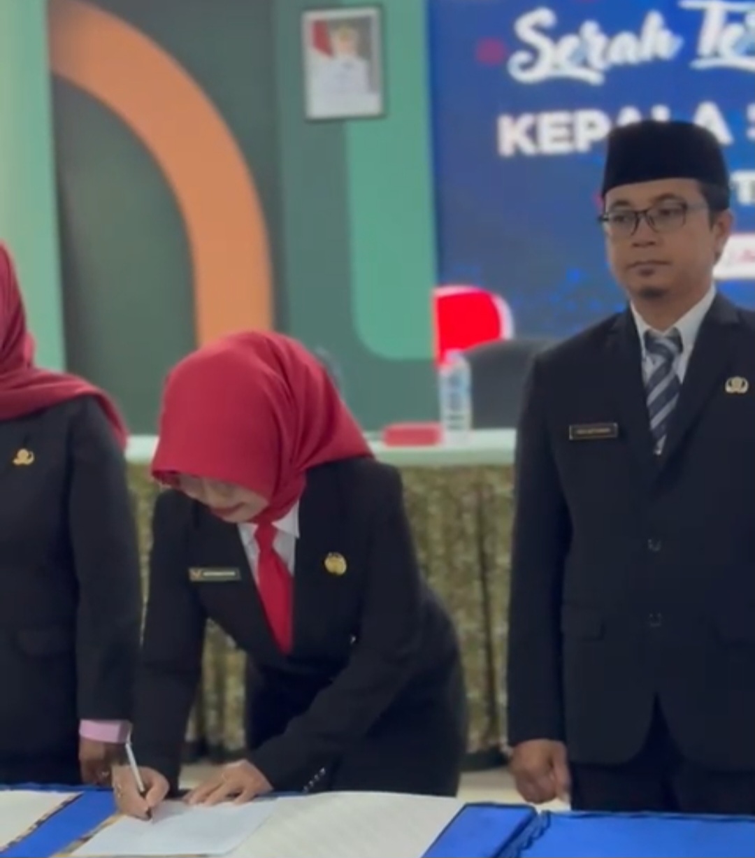 Arnie Suhestiningsih Resmi Menjabat Kepala SMP Negeri 3 Kota Kediri