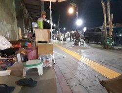 Uji Coba Larangan Parkir Jalan Stasiun Dievaluasi, PKL Keluhkan Omzet Anjlok Hingga 50 Persen