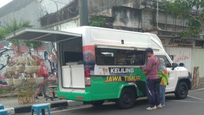 Samsat Keliling Hadir di CFD Jalan Dhoho, Mudahkan Warga Bayar Pajak Kendaraan