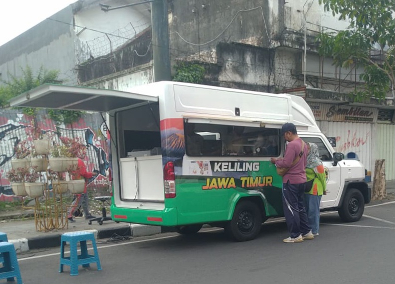 Samsat Keliling Hadir di CFD Jalan Dhoho, Mudahkan Warga Bayar Pajak Kendaraan