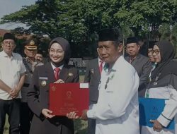 Wali Kota Kediri Serahkan Satyalancana Karya Satya kepada 54 ASN Kemenag