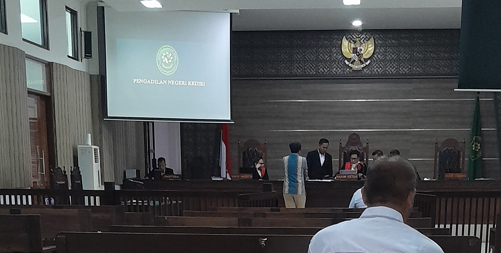 Sidang gugatan class action yang diajukan puluhan warga Kelurahan Pojok, Kota Kediri.