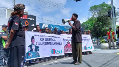 Aksi Damai di Mapolres Jombang, Warga Suarakan Dukungan Polri Tetap di Bawah Presiden