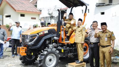Kelompok Tani di Jombang Terima Bantuan Alsintan untuk Perkuat Produksi Pangan