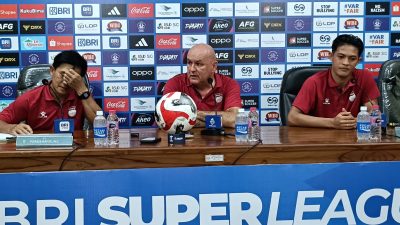 Pelatih Persib Soroti Kepemimpinan Wasit Usai Ditahan Imbang Persik Kediri