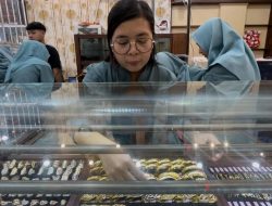 Harga Emas Fluktuatif, Warga Jombang Ramai-Ramai Jual Perhiasan