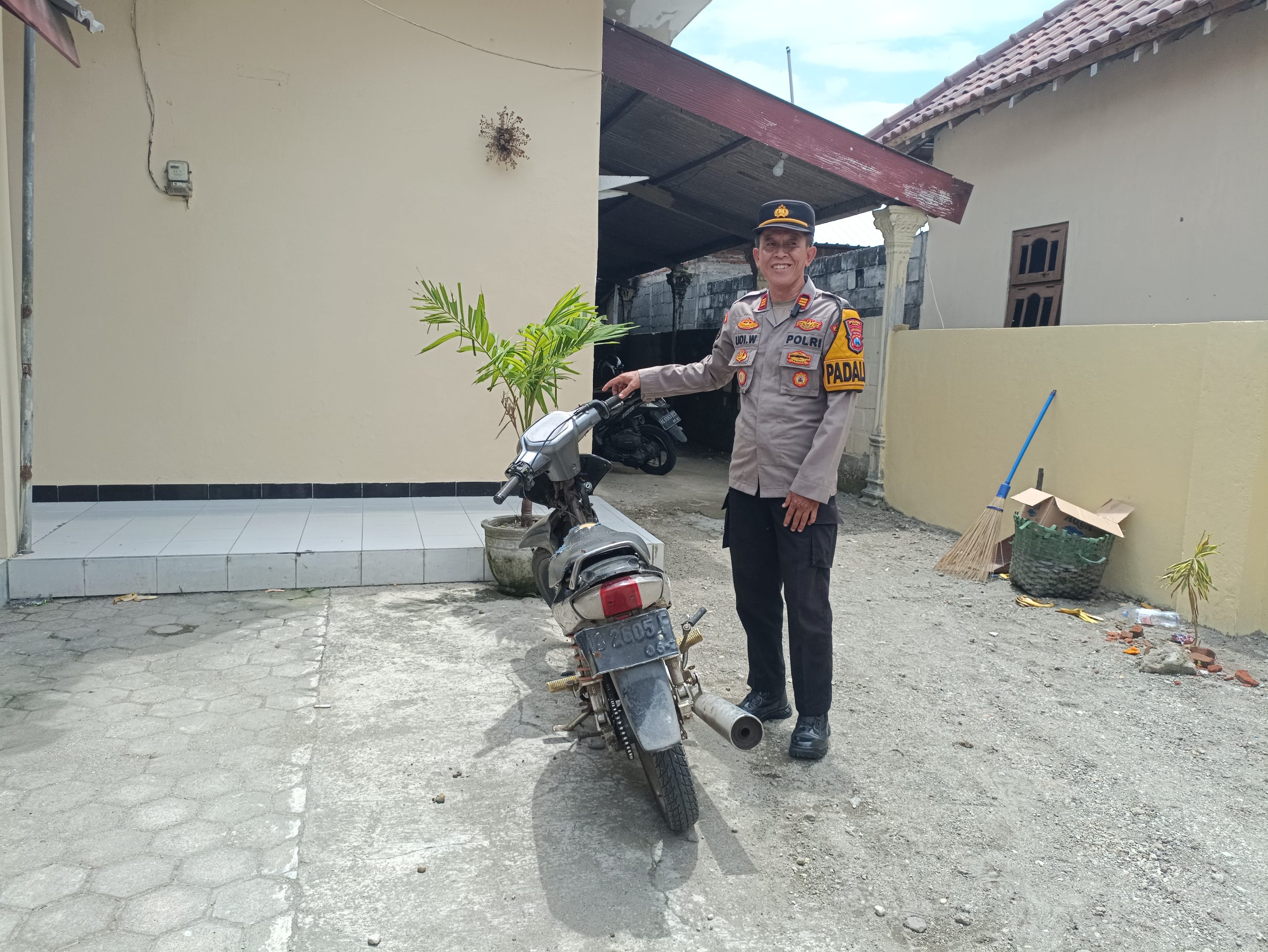 Diduga Alami Gangguan Jiwa, Anak Tega Tusuk Ibu Kandung di Kunjang Kediri